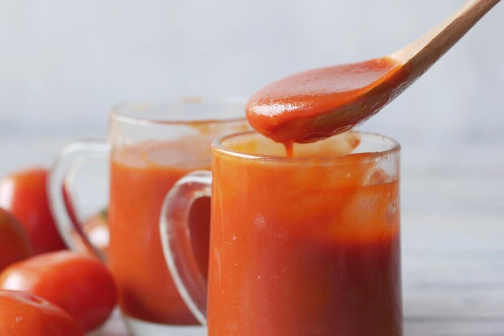 sugar free tomato sauce in a glass